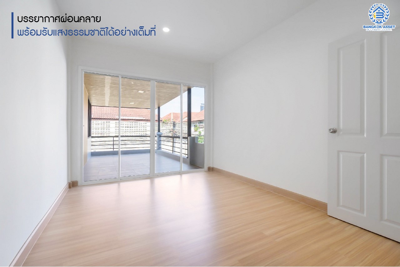 บ้านมือสองตกแต่งใหม่ บนทำเลที่ดีที่สุด! หน้าโครงการติด MRT "สถานีไทรม้า" ม.ซื่อตรง พระนั่งเกล้า-ท่าอิฐ ทาวน์เฮ้าส์หลังใหญ่ เนื้อที่ 26 ตร.ว. ฟังก์ชั่นจัดเต็ม 3 ห้องนอน 2 ห้องน้ำ 2 ที่จอดรถ ทำเลใกล้ เซ็นทรัลรัตนาธิเบศร์ และทางด่วน "งามวงศ์วาน"...